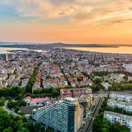 Sunny Bay Apartment Pomorie